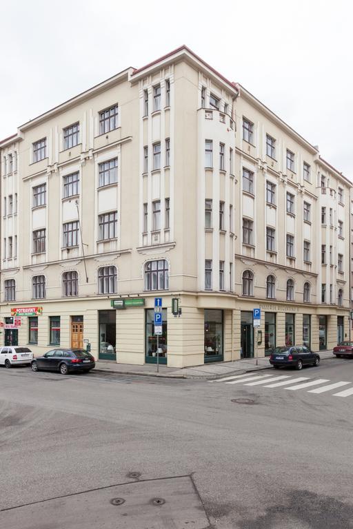 My Mucha's Old Gallery Apartment *